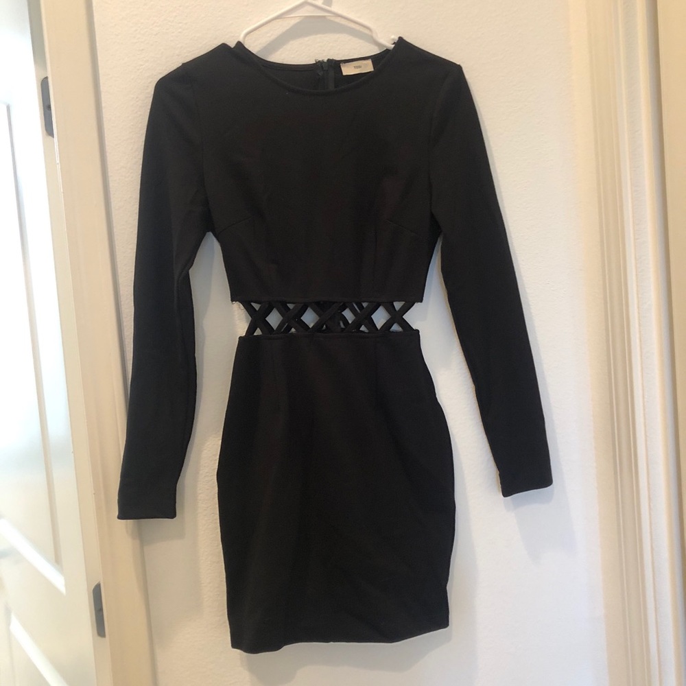 Black long sleeve bodycon dress